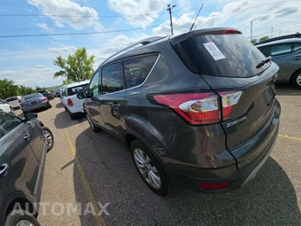 2017 Ford Escape Titanium – miniatura 6