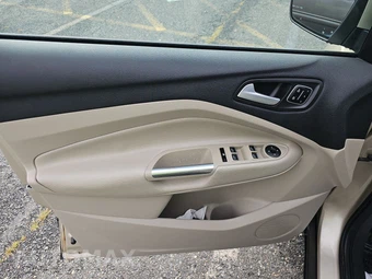 2017 Ford Escape Titanium - miniatura 9
