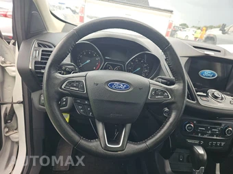 2017 Ford Escape Titanium – miniatura 10