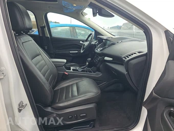 2017 Ford Escape Titanium – miniatura 8