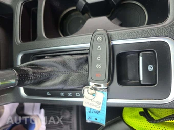 2017 Ford Escape Titanium - miniatura 8