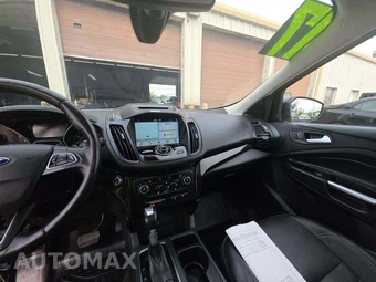 2017 Ford Escape Titanium – miniatura 10