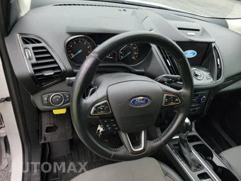 2017 Ford Escape Titanium – miniatura 10