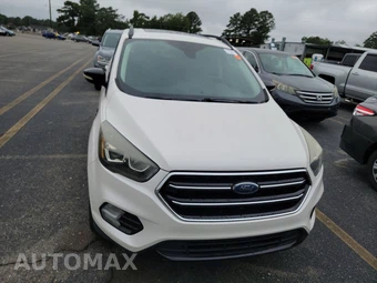 2017 Ford Escape Titanium – miniatura 2