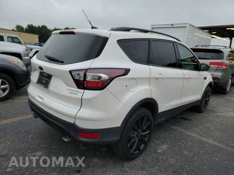 2017 Ford Escape Titanium – miniatura 4