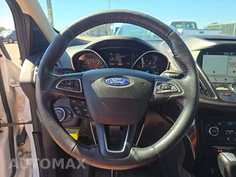 2017 Ford Escape Titanium – miniatura 10