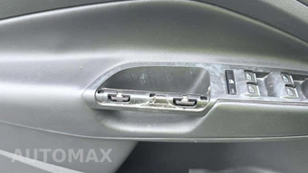 2017 Ford Escape Titanium – miniatura 18