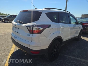 2017 Ford Escape Titanium – miniatura 4