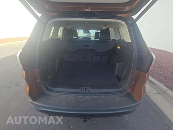 2017 Ford Escape Titanium – miniatura 11