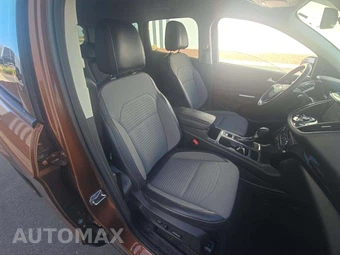 2017 Ford Escape Titanium – miniatura 15
