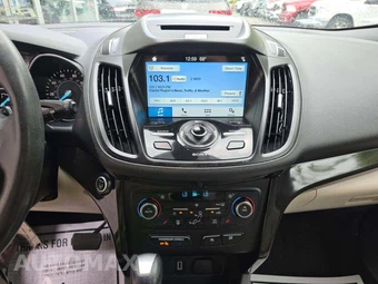 2017 Ford Escape Titanium – miniatura 10
