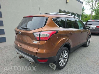 2017 Ford Escape Titanium – miniatura 3