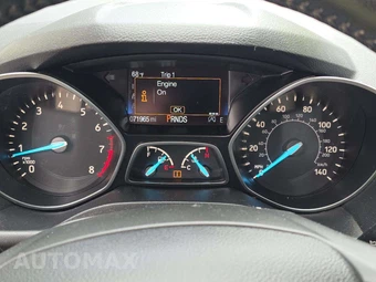 2017 Ford Escape Titanium – miniatura 9