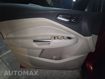 2017 Ford Escape Titanium – miniatura 9