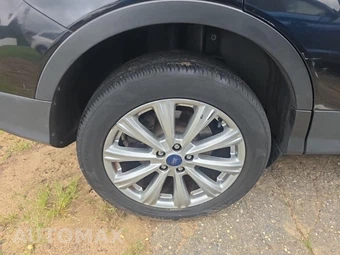 2017 Ford Escape Titanium – miniatura 10