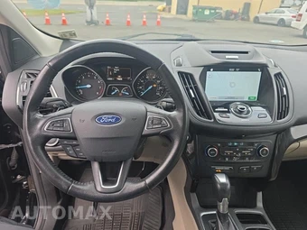2017 Ford Escape Titanium – miniatura 14