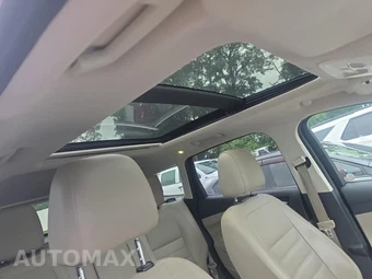 2017 Ford Escape Titanium – miniatura 17