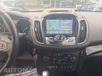 2017 Ford Escape Titanium – miniatura 10