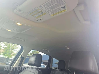 2017 Ford Escape Titanium – miniatura 11