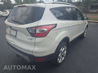 2017 Ford Escape Titanium – miniatura 3