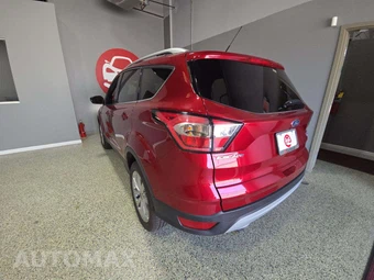 2017 Ford Escape Titanium – miniatura 2