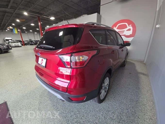 2017 Ford Escape Titanium – miniatura 3