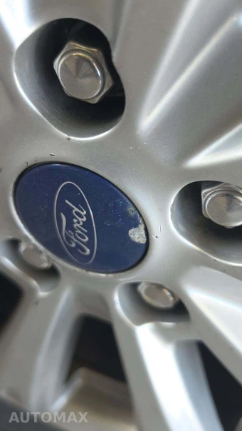 2017 Ford Escape Titanium – miniatura 20