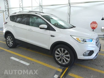 2017 Ford Escape Titanium – miniatura 3