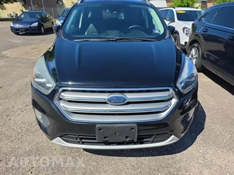2017 Ford Escape Titanium – miniatura 2