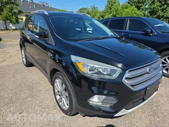 2017 Ford Escape Titanium – miniatura 3