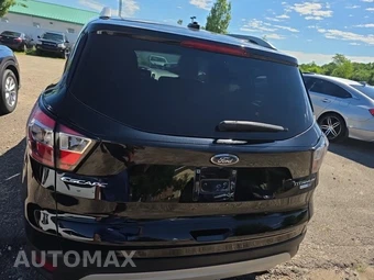 2017 Ford Escape Titanium – miniatura 5