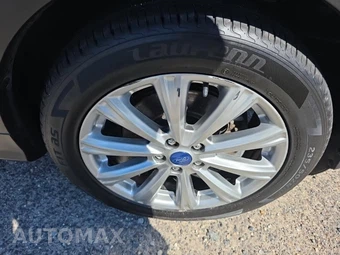 2017 Ford Escape Titanium – miniatura 9