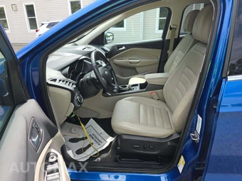 2017 Ford Escape Titanium - miniatura 3