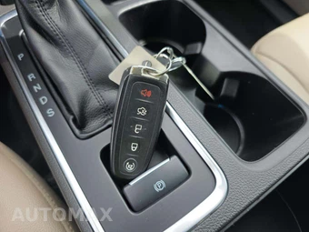2017 Ford Escape Titanium - miniatura 5