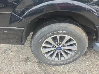 2017 Ford Expedition EL XLT – miniatura 10