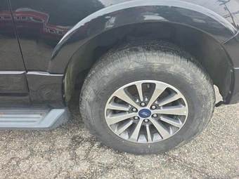 2017 Ford Expedition EL XLT – miniatura 9