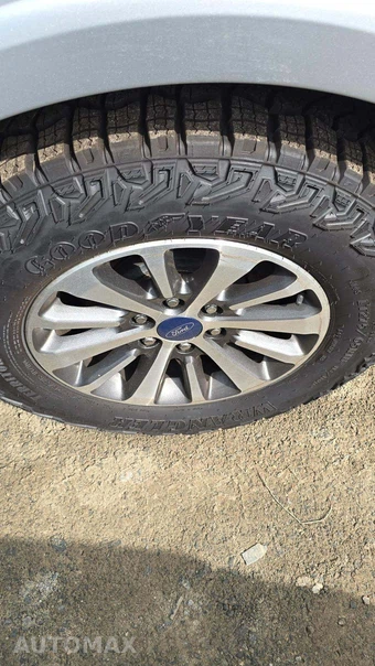 2017 Ford Expedition XLT – miniatura 21