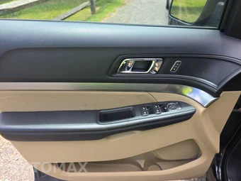 2017 Ford Explorer – miniatura 9
