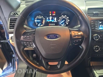 2017 Ford Explorer – miniatura 10