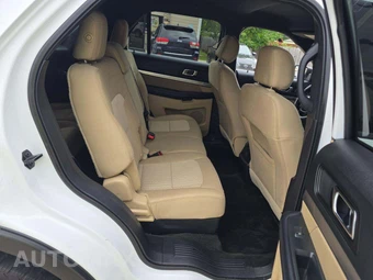 2017 Ford Explorer - miniatura 14