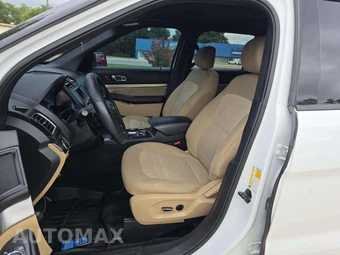 2017 Ford Explorer - miniatura 3