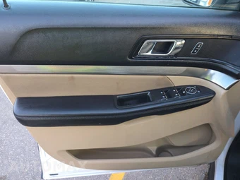2017 Ford Explorer – miniatura 9