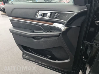 2017 Ford Explorer Limited – miniatura 9