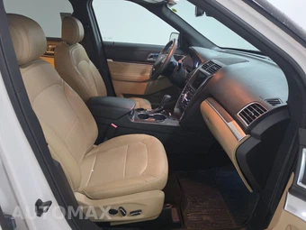 2017 Ford Explorer Limited - miniatura 8
