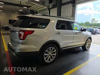 2017 Ford Explorer Limited – miniatura 4