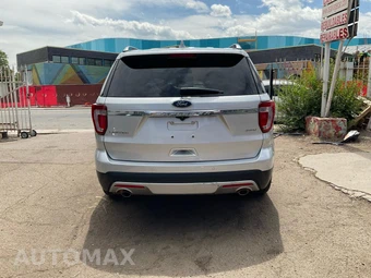 2017 Ford Explorer Limited - miniatura 3