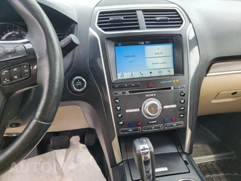 2017 Ford Explorer Limited - miniatura 11