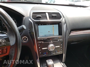2017 Ford Explorer Platinum - miniatura 11