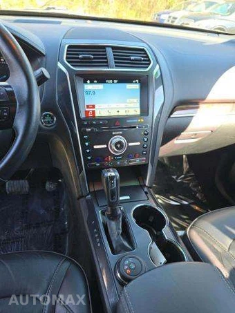 2017 Ford Explorer Platinum - miniatura 11