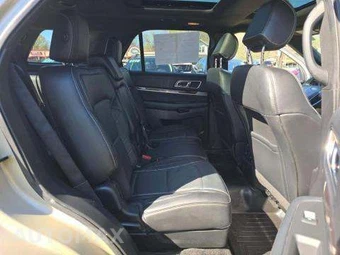 2017 Ford Explorer Platinum - miniatura 18
